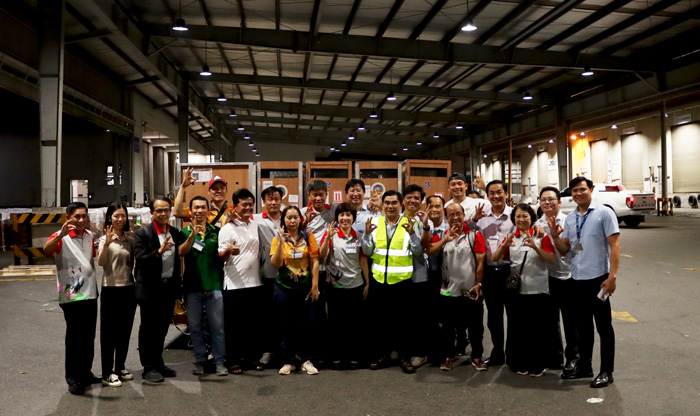 Dong Thap Welcomes First 6 Sarus Cranes from Thailand
